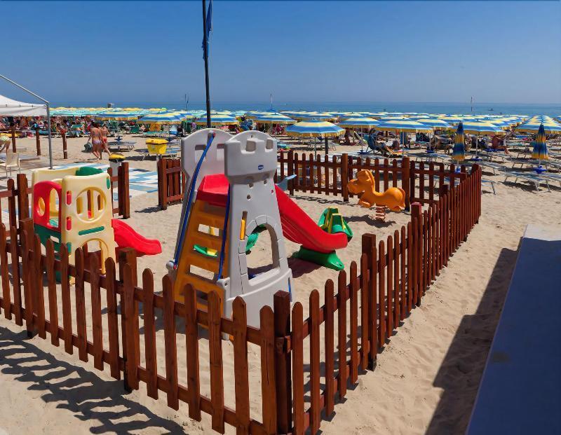 Hotel Antares Alba Adriatica Esterno foto
