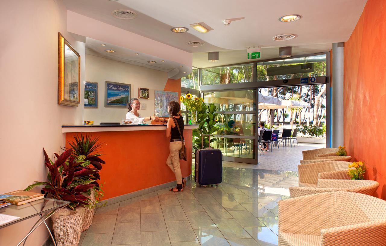 Hotel Antares Alba Adriatica Esterno foto