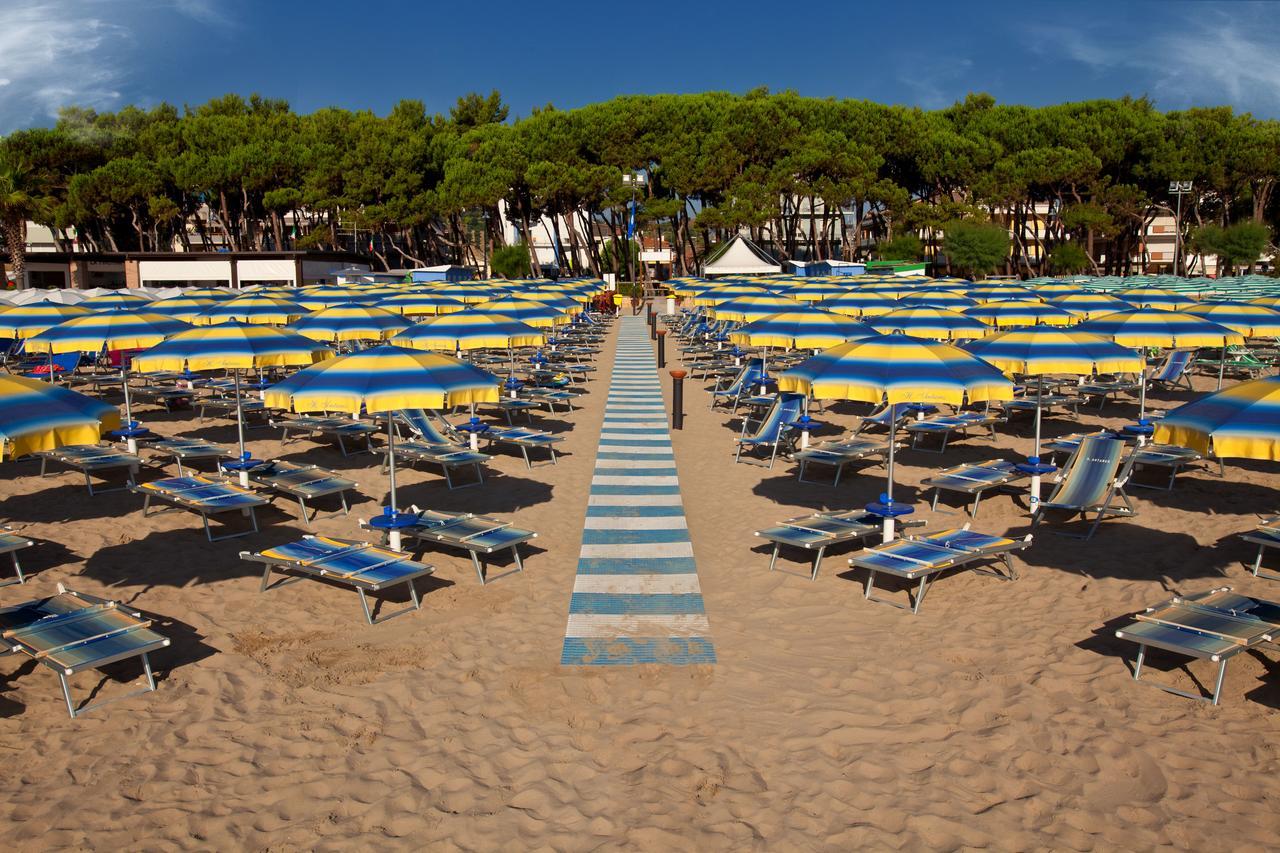Hotel Antares Alba Adriatica Esterno foto