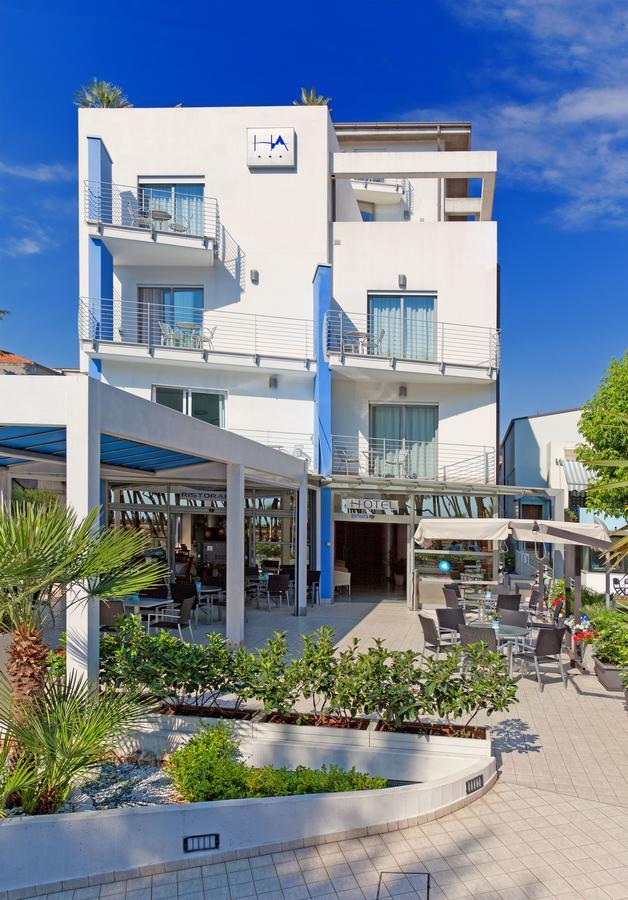 Hotel Antares Alba Adriatica Esterno foto