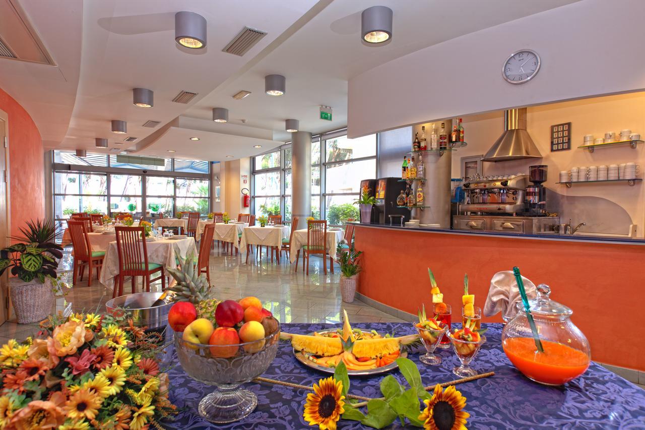 Hotel Antares Alba Adriatica Esterno foto