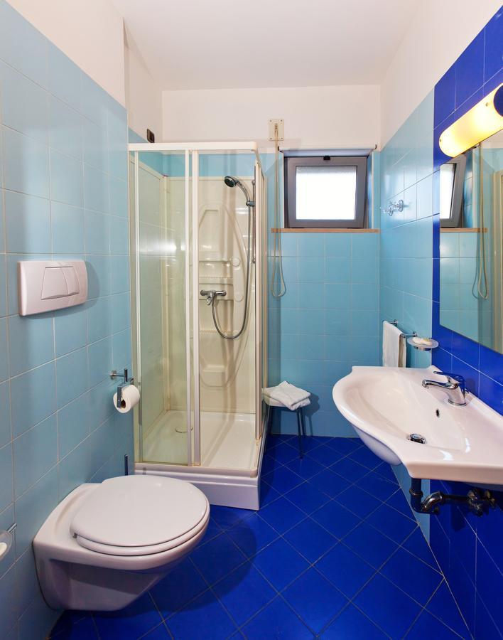 Hotel Antares Alba Adriatica Esterno foto