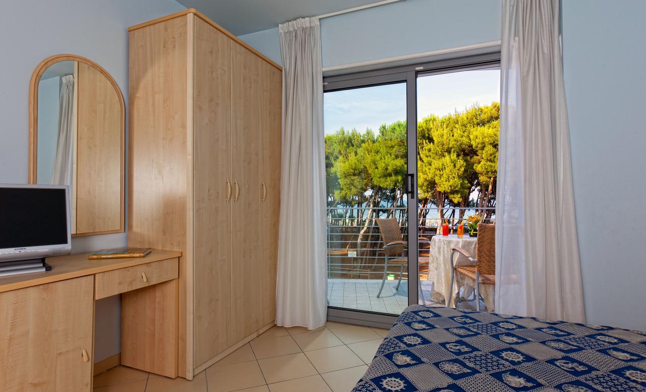Hotel Antares Alba Adriatica Esterno foto