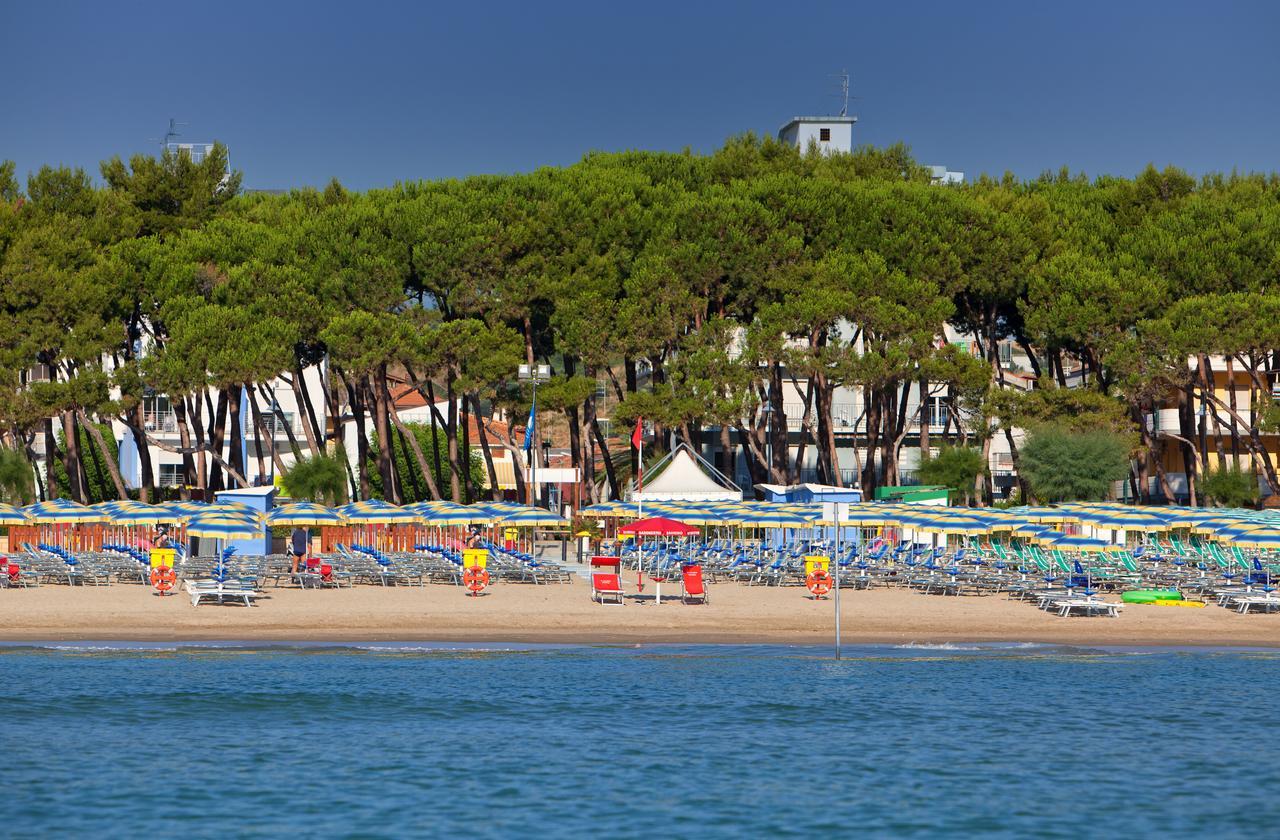 Hotel Antares Alba Adriatica Esterno foto