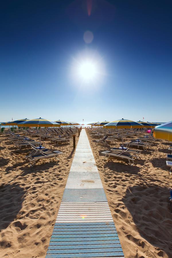 Hotel Antares Alba Adriatica Esterno foto
