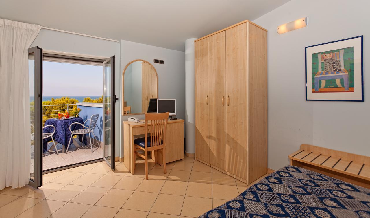 Hotel Antares Alba Adriatica Esterno foto