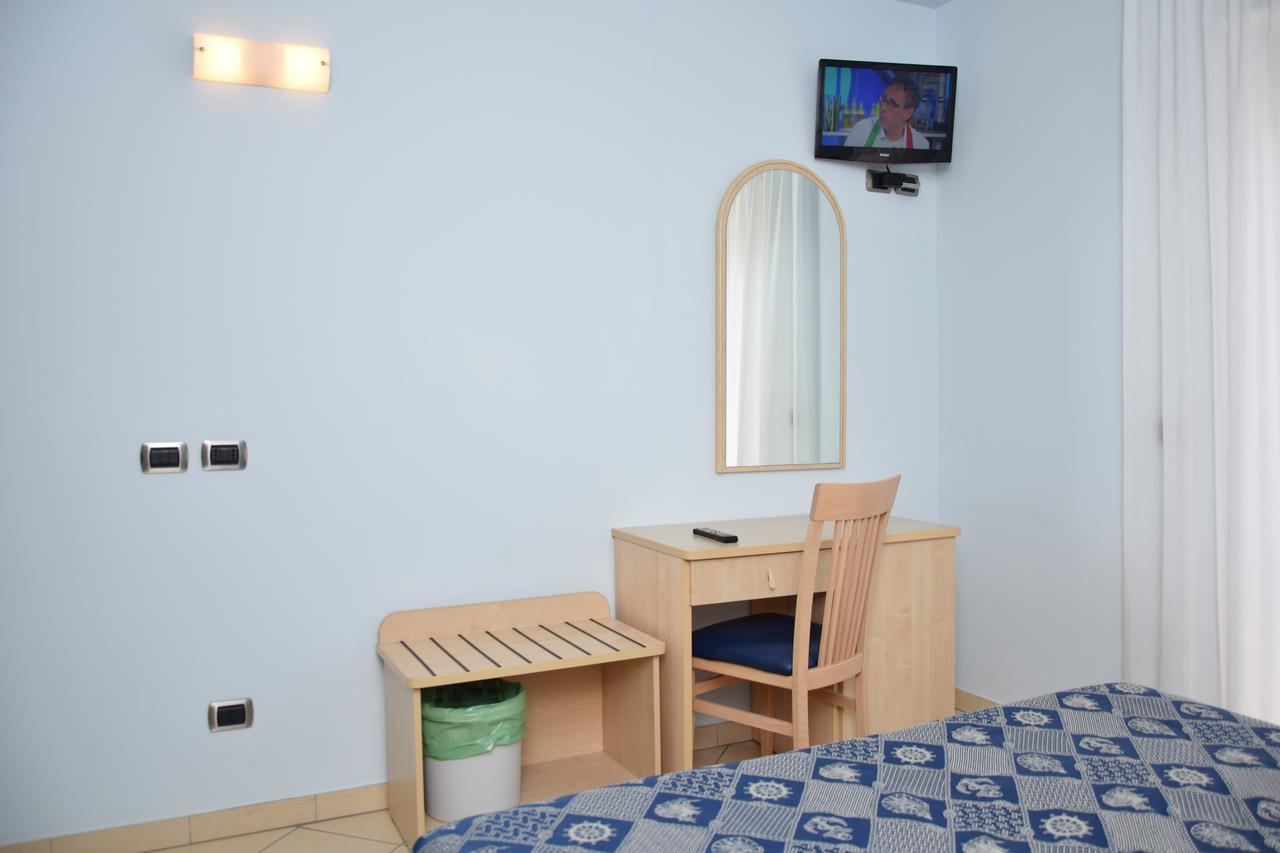 Hotel Antares Alba Adriatica Esterno foto